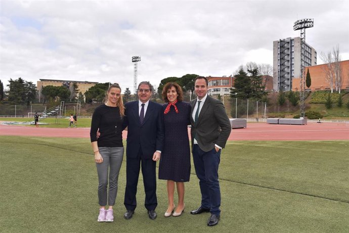Jennifer Pareja, Mariano Soriano y Juan María Fernández junto a la presidenta del CSD, Irene Lozano