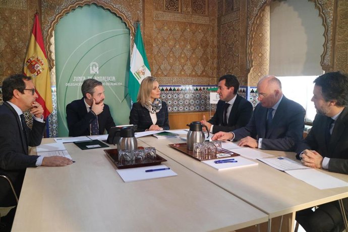 Juan Bravo en su reunión con representantes de Cardial