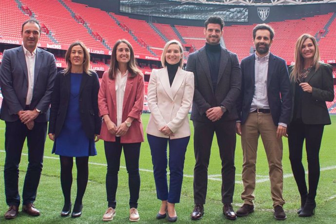 Presentación en San Mamés de la II edición del Congreso Leadership Woman Football que se celebrará el 26 y 27 de marzo en Bilbao.