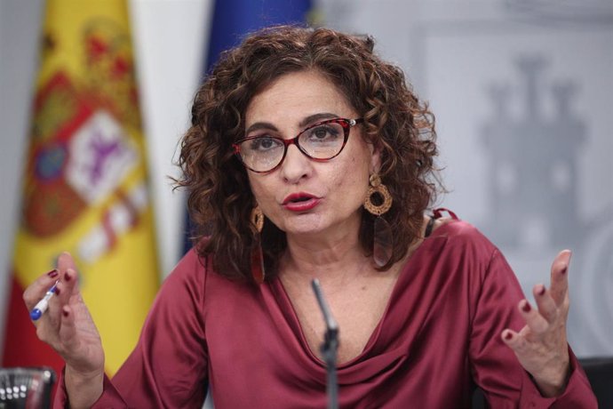 La ministra Portavoz y de Hacienda, María Jesús Montero, comparece en rueda de prensa tras el Consejo de Ministros en Moncloa, en Madrid (España), a 18 de febrero de 2020.