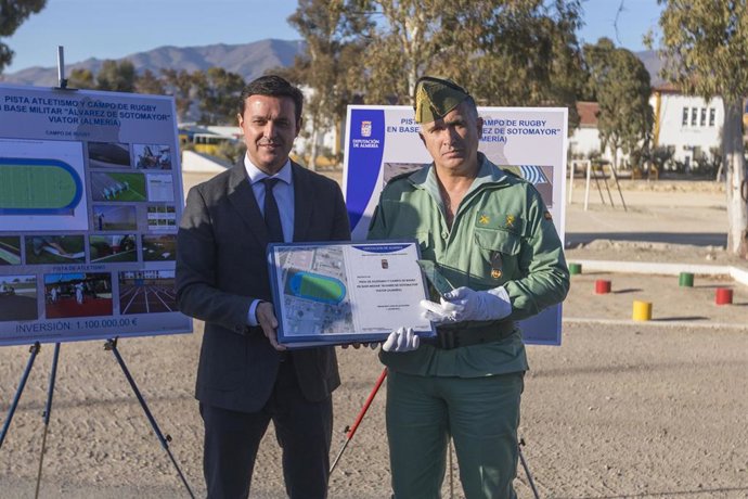 SaboresAlmería.- Diputación construirá en la Legión una pista de atletismo y campo de rugby abiertos a toda la sociedad