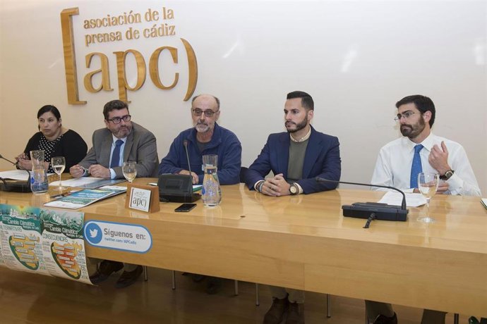 El responsable del área de Transición Ecológica y Desarrollo Urbano Sostenible de la Diputación, Mario Fernández, en la presentación de la Guía metodológica para la elaboración de planes municipales frente al cambio climático