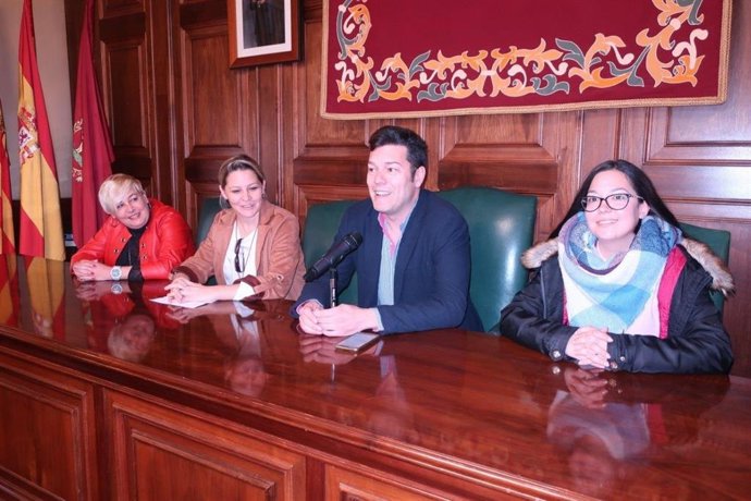 Los responsables de la organización de la recreación histórica de Las Bodas de Isabel en Teruel dan a conocer los últimos detalles.