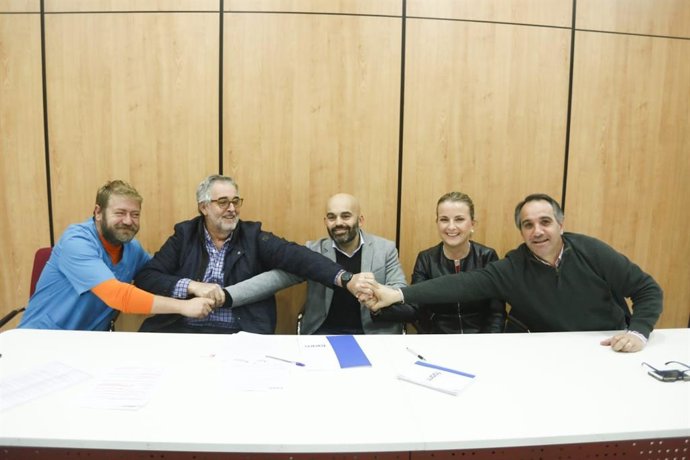 Firma del acuerdo para la creación del equipo