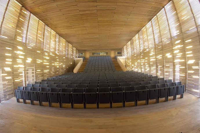 Imagen de recursos del Salón de Actos del Conde Duque.