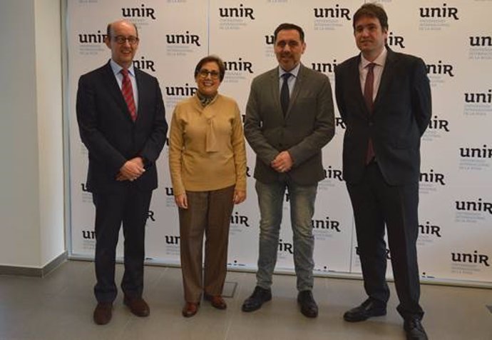 El presidente del Parlamento de La Rioja, Jesús María García, visita la UNIR