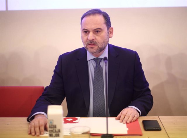 El ministro de Transportes, Movilidad y Agenda Urbana, José Luis Ábalos, en la inauguración del VIII Congreso Nacional de Ingeniería Civil, en Madrid (España), a 17 de febrero de 2020.