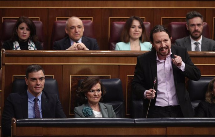 AMP.- Iglesias acusa a PP y Vox de "descojonarse" en el Congreso mientras se hab