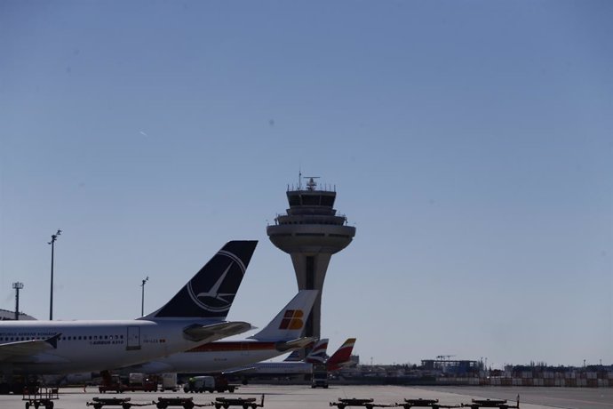 Torre de control, torres de control del aeropuerto de Barajas