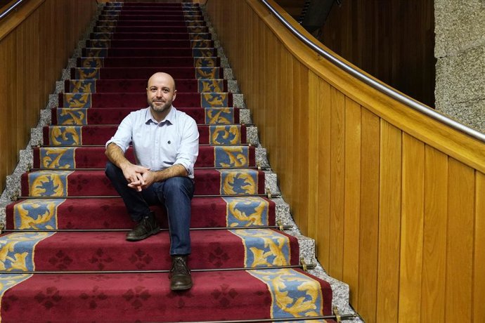 O portavoz de En Marea no Parlamento de Galicia, Luís Villares, pousa após unha entrevista con Europa  Press no Parlamento de Galicia, en Santiago de Compostela/Galicia (España) a 16 de xaneiro de 2020.