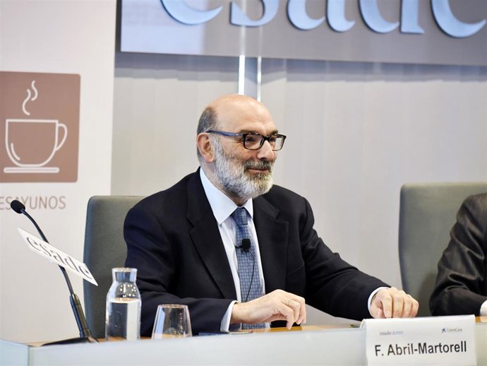 El presidente ejecutivo de Indra, Fernando Abril Martorell, en los Desayunos Esade