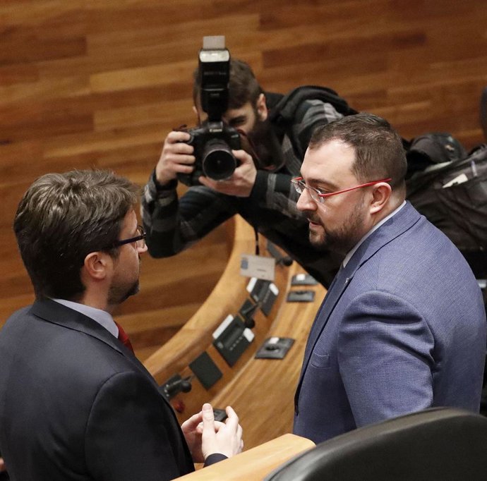 Fotos Presidente Debate Situación Socioeconómica De Asturias Y Sector Industrial.