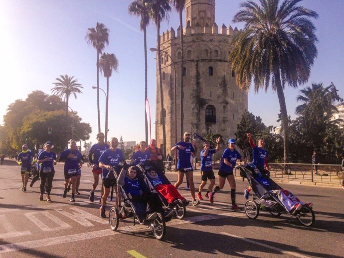 Equipo Zurich Aefat en la maratón de Sevilla en 2019