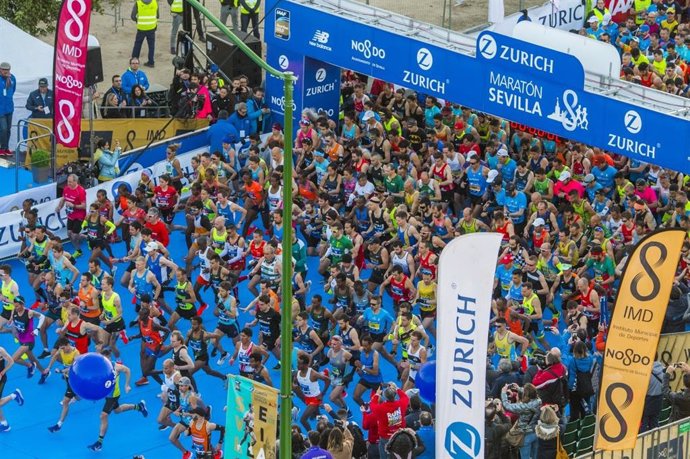 Salida de la edición 2019 de la maratón de Sevilla