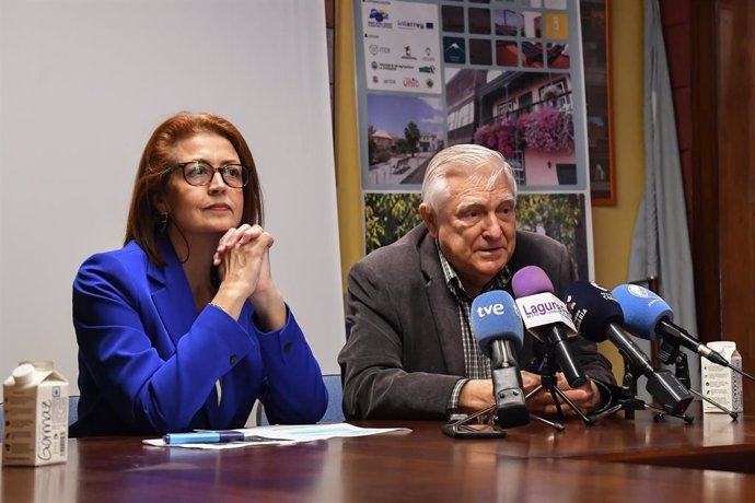 La concejala de Patrimonio Histórico del Ayuntamiento de La Laguna, Elvira Jorge, y el presidente del Cicop, Miguel Ángel Fernández Matrán