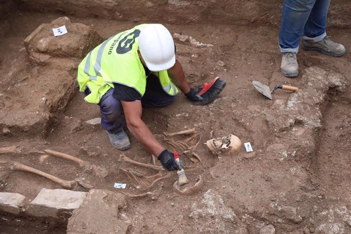 Trabajos de arqueólogo en terranos del  Astoria y Victoria en Málaga