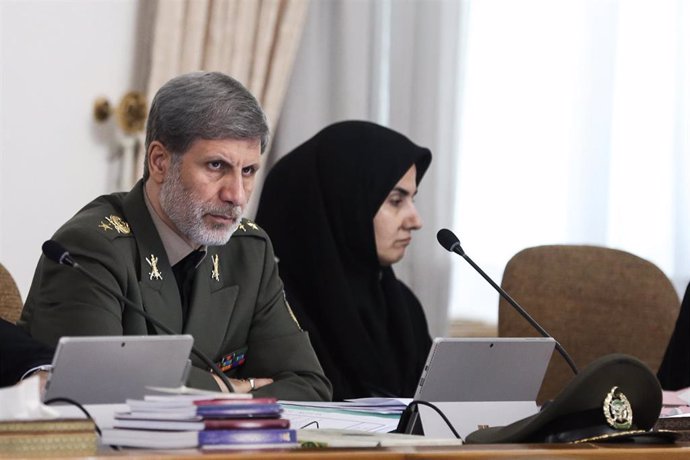 El ministro de Defensa de Irán, el general Amir Hatami, en una reunión del Gobierno en Teherán