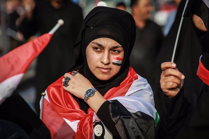 Una mujer en una manifestación antigubernamental en la capital de Irak, Bagdad