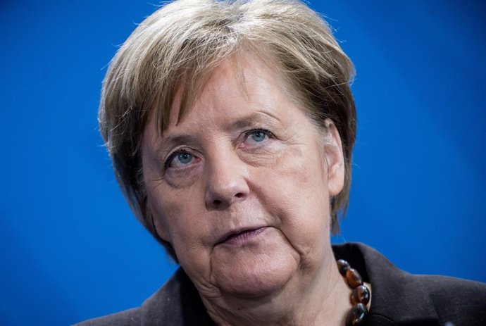 Alemania.- Merkel descarta involucrarse en la carrera de la CDU para buscarle su