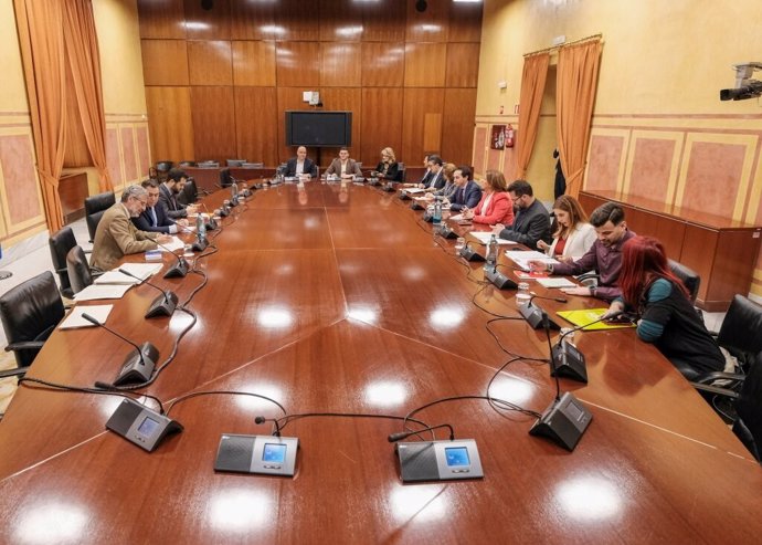 Sesión constitutiva del Grupo de Trabajo para un pacto social por la educación en Andalucía.