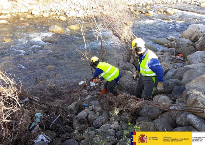 Obras de recuperación de cauces afectados por las inundaciones en el Valle del Jerte