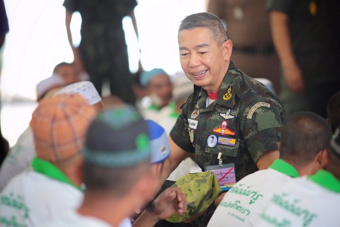 El jefe de Estado Mayor del Ejército de Tailandia, el general Apirot Kongsompong
