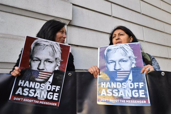 EEUU.- El abogado de Assange acusa a Trump de ofrecerle el indulto si negaba que