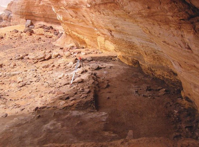 Refugio de la Roca Takarkori en el Sáhara libio