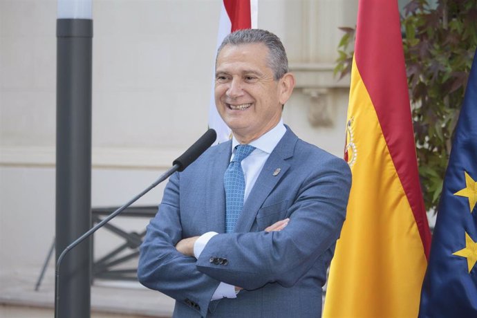 El consejero de Hacienda, Celso González, durante su intervención en el acto de toma de posesión de los nuevos consejeros del Ejecutivo del Gobierno de La Rioja.