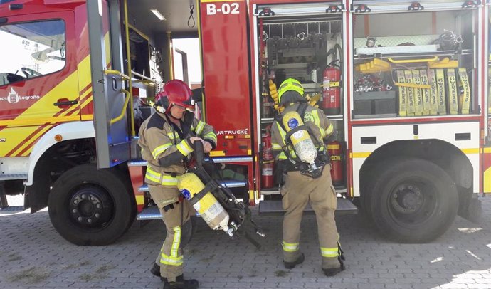 Bomberos de Logroño participan en un simulacro de evacuación en el IES Duques de Nájera