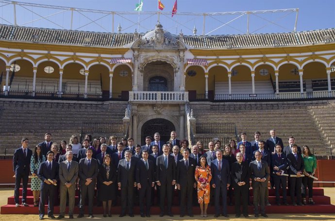 Sevilla.-AV-Felipe VI destaca que la educación hace que "una nación sea más comp