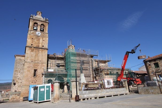 Obras de rehabilitación de la iglesia de El Royo.