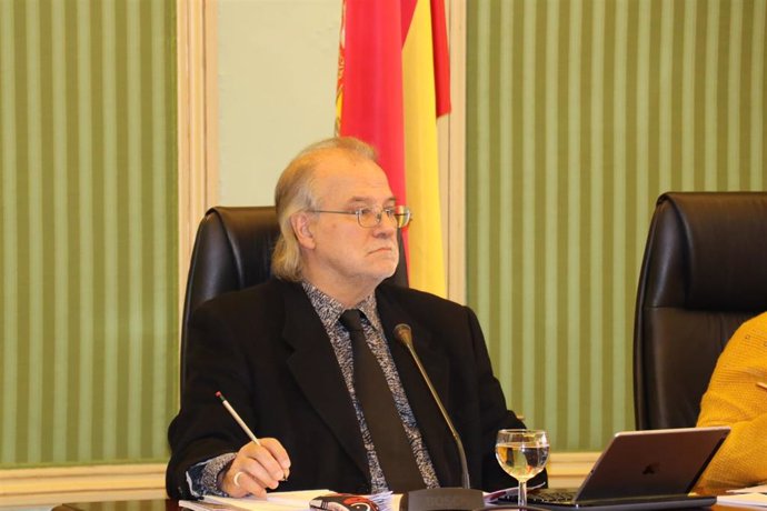 El director general de IB3, Andreu Manresa, en la Comisión de Control a la Radiotelevisión de Baleares en el Parlament.