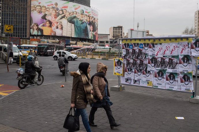 Irán.- Irán celebra unas parlamentarias marcadas por la crisis interna y las ten