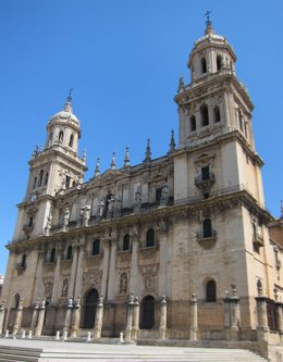 Fachada principal de la catedral de Jaén.