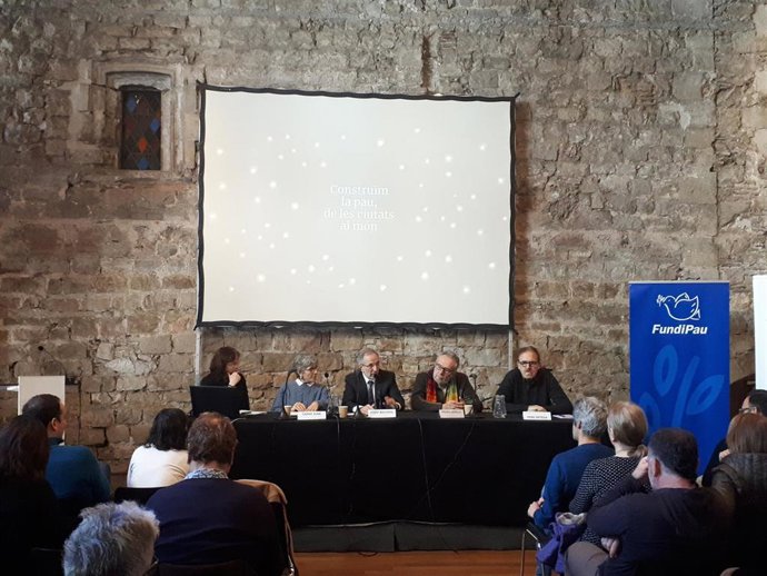 Presentación de la campaña 'Construm la pau, de les ciutats al món' que pide a las ciudades que se sumen al Tratado sobre la Prohibición de Armas Nucleares