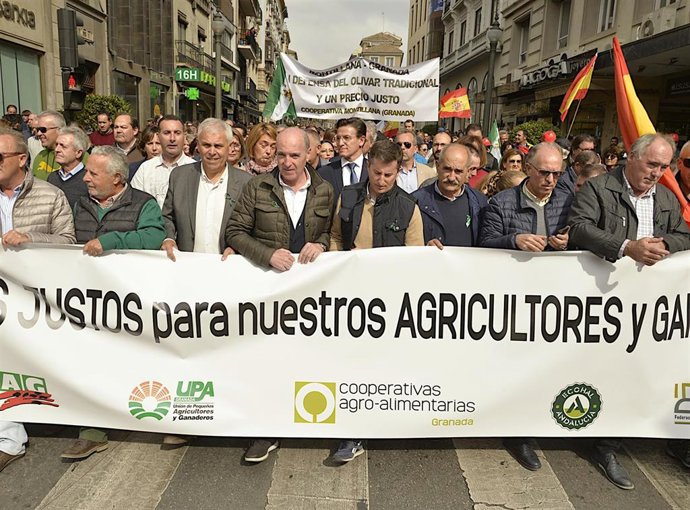 El alcalde de Granada, Luis Salvador, en la manifestación por la crisis del campo, el pasado miércoles