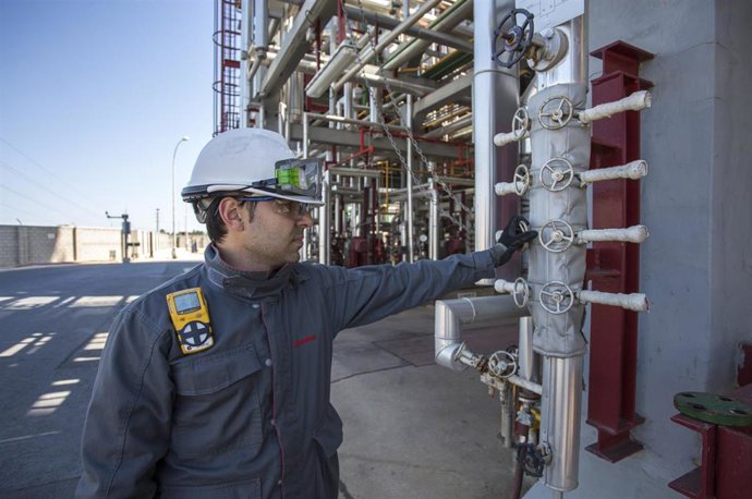 Las plantas químicas de Cepsa en San Roque (Cádiz) y Palos (Huelva) cumplen un año sin accidentes con baja