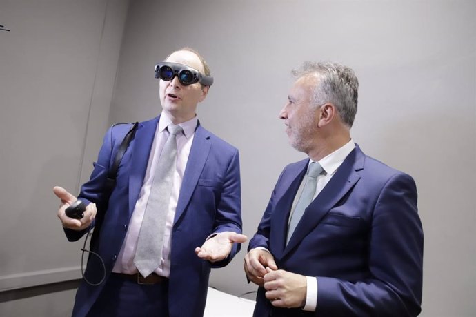 El presidente de EON Reality, Mats W. Johansson y el presidente de Canarias, Ángel Víctor Torres, en la presentación del primer centro educativo de realidad virtual de España