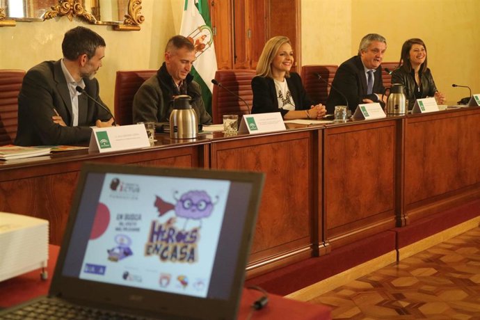 Presentación del programa 'Héroes en casa' para prevenir el ictus