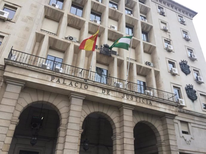 Fachada de la Audiencia Provincial de Sevilla, sede del TSJA