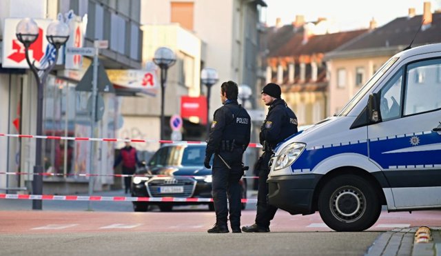 Policía cerca de la zona donde ocurrió el tiroteo