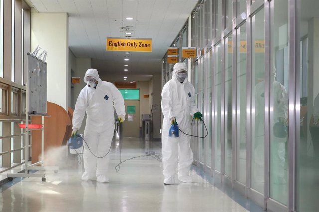 Resultado de imagen de Corea del Sur confirma su segunda muerte por coronavirus y duplica la cifra de casos en 24 horas
