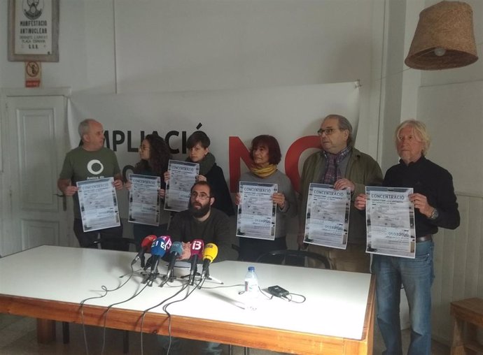Representantes de la Plataforma contra la Ampliación del Aeropuerto de Palma.