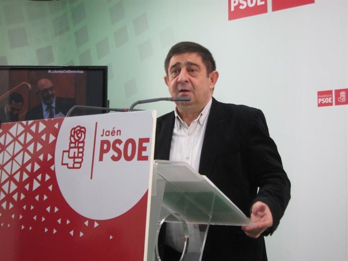 Jaén.- Reyes reafirma el compromiso del PSOE con los olivareros y respalda las p
