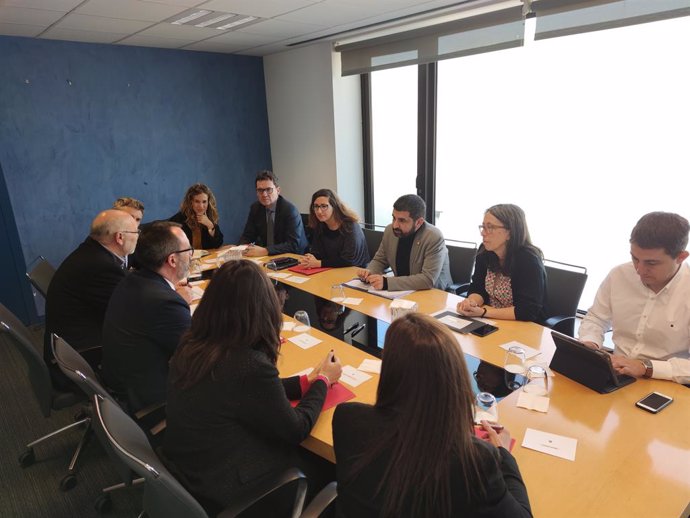 El ministre d'Assumptes Socials, Habitatge i Joventut d'Andorra, Víctor Filloy, i el conseller de Treball, Assumptes Socials i Famílies, Chakir  el Homrani, s'han reunit per arribar a un acord de collaboració en matria d'atenció a la infncia.