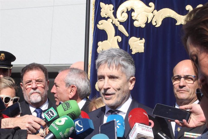 Marlaska atiende a la prensa en Jerez tras inaugurar la Comisaría