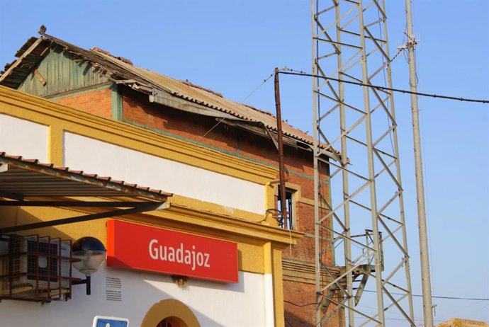 Imagen de la estación de Guadajoz, ubicada en el término municipal de Carmona (Sevilla).
