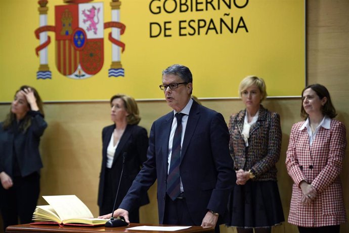 Toma de posesión de Roberto Sánchez como nuevo secretario de Estado de Telecomunicaciones e Infraestructuras Digitales del Ministerio de Asuntos Económicos y Transformación Digital