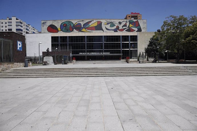 Imagen del exterior del Palacio de Congresos de Madrid situado en el número 99 del Paseo de la Castellana.